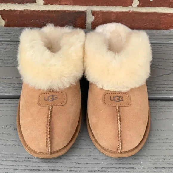 UGG Coquette Shearling Lined Slippers - Picture 2 of 12